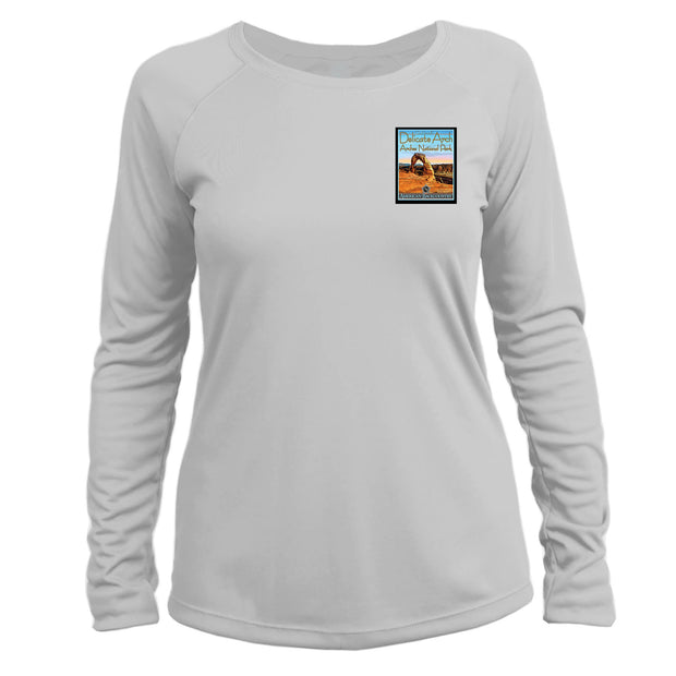 Delicate Arch National Park Vintage Destinations Long Sleeve Microfiber Women's T-Shirt