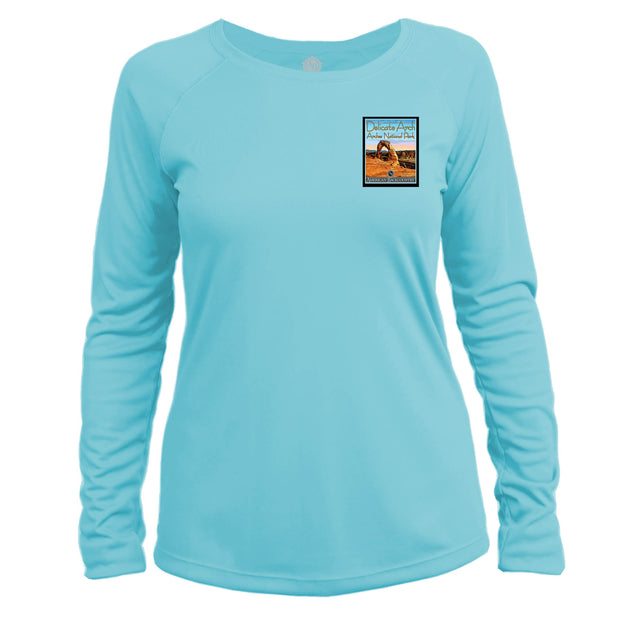 Delicate Arch National Park Vintage Destinations Long Sleeve Microfiber Women's T-Shirt